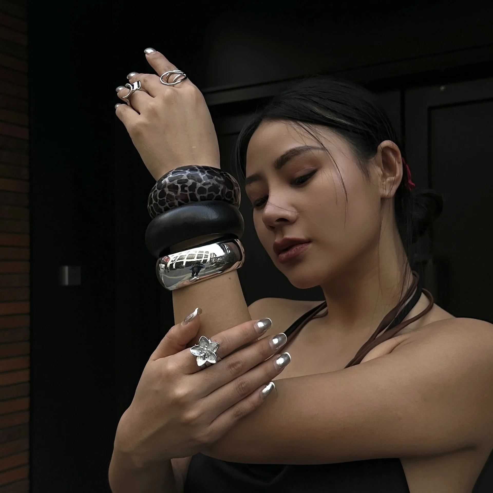 DIEZI Vintage Geometric Resin Acrylic Black Wood Bangles Hip Hop Punk Leopard Wide Bracelets For Women Men New Gift Jewelry 2