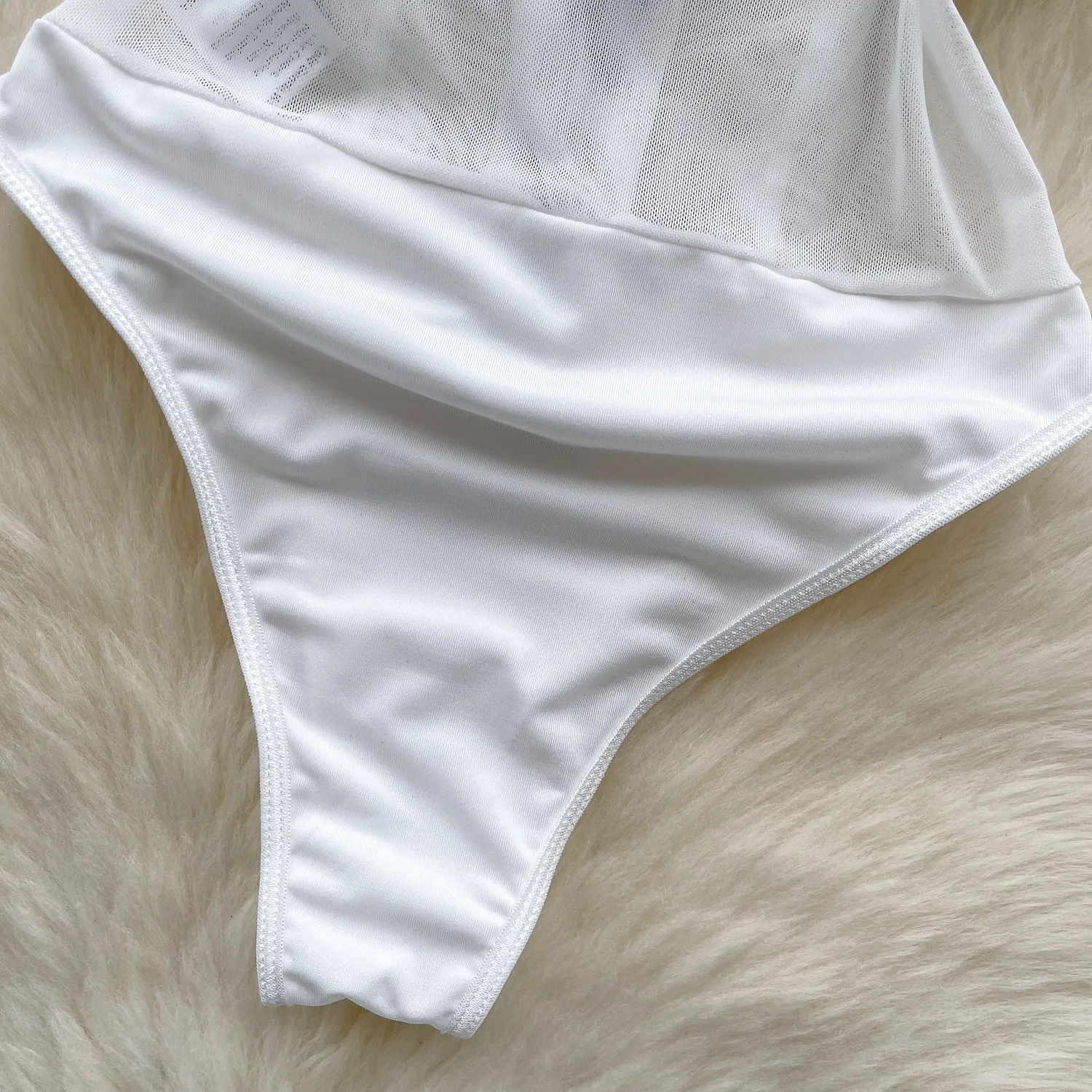 feminine waist shaping detail