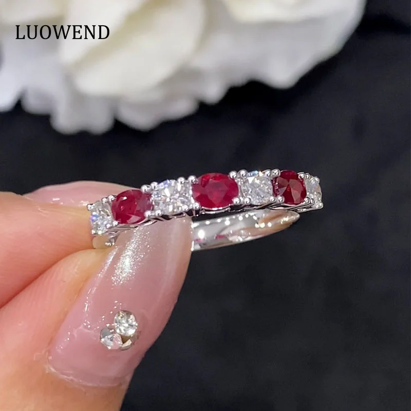 LUOWEND 18K White Gold Rings Real Natural Ruby Rings Classic Style Diamond Engagement Jewelry for Women Can Customize