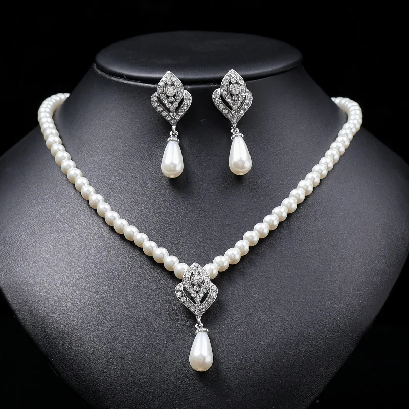 Silver Necklace And Earrings Inlaid with Water Diamond & Faux Pearl Jewelry Set main image 1