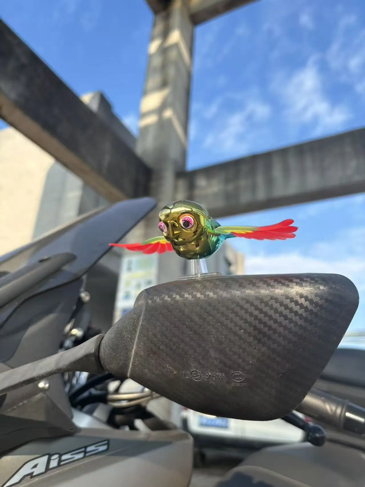 Simulation Flying Bird Helmet Accessory For Motorcycle Riders_voghion.com