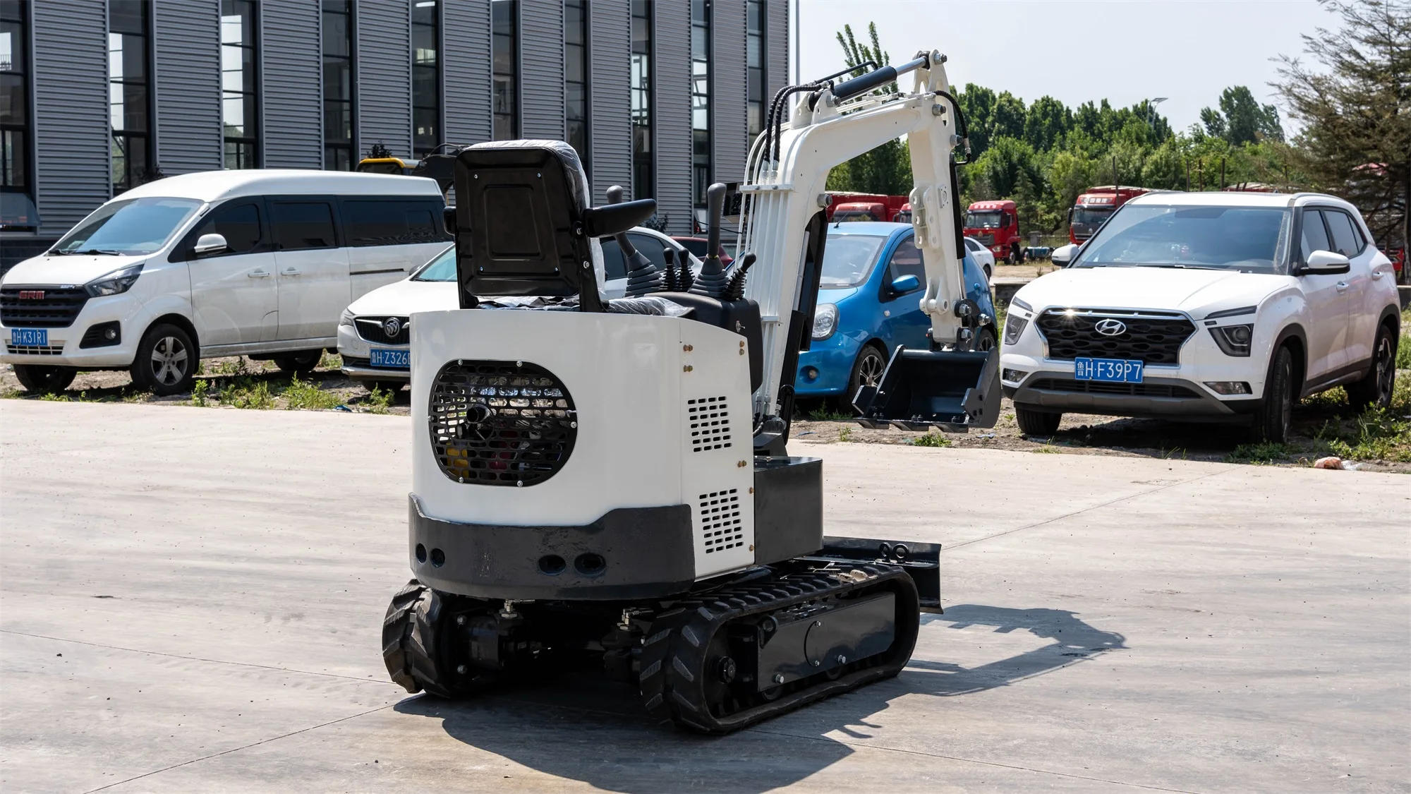 Рисунок 3 - Мини-экскаватор для сада