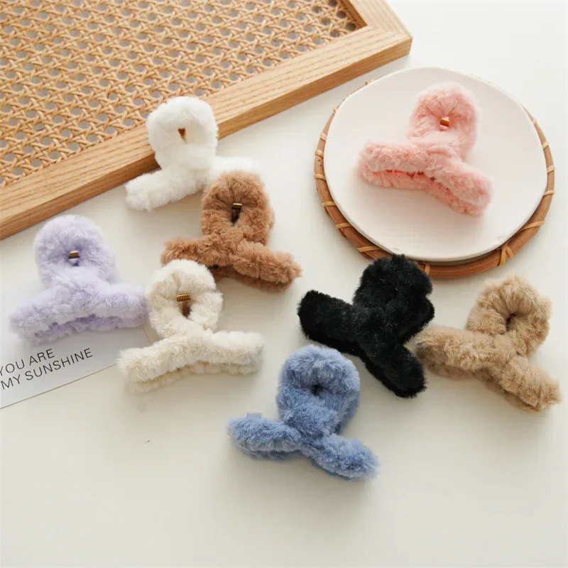 

9cm Autumn and Winter Plush New Hair Clip Cute Hair Shark Clip Furry Bang Clips Hair Claw