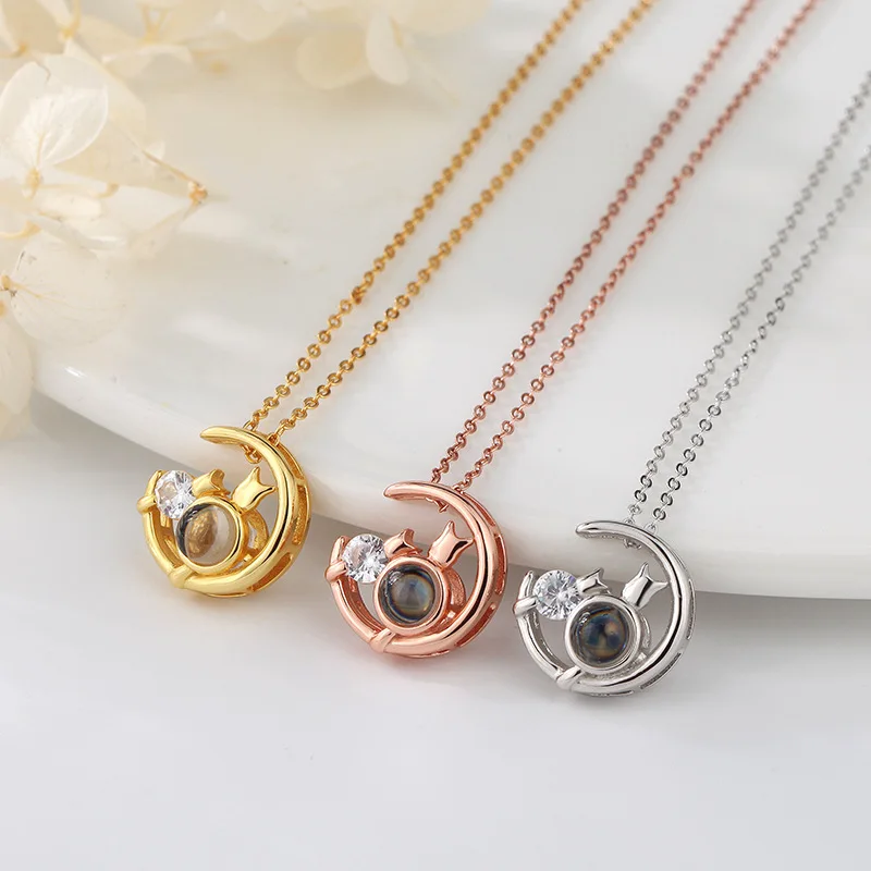 

Projection Neckalce Custom Personality Photo Creative Rectangle Pendant is a Commemorative Gift for Women