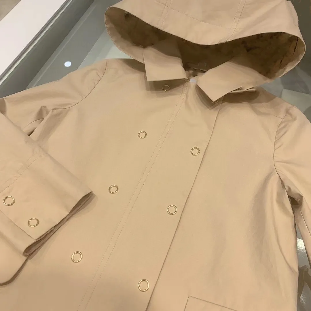 

2023 Top Autumn Brown Khaki Knitted Printed Girls Boys Stripe Coat For Children Clothing 3 4 6 8 10 12 14Years