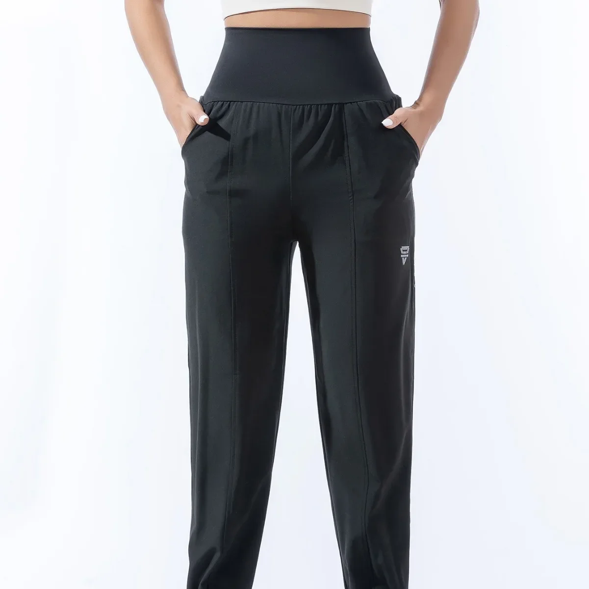 thumbnail image 4 of Pantalones deportivos de verano para mujer, de seda de hielo, de secado rápido, finos, pequeños, holgados, adelgazantes, informales, de nueve puntos y pierna ancha, 4 of 5
