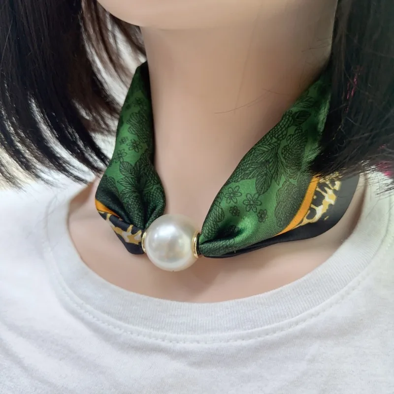 Necklaces Pearls Magnetic Buckles Scarves Short Collarbones Clothing Accessories Neck Protection Scar Covering Women's Scarves 4