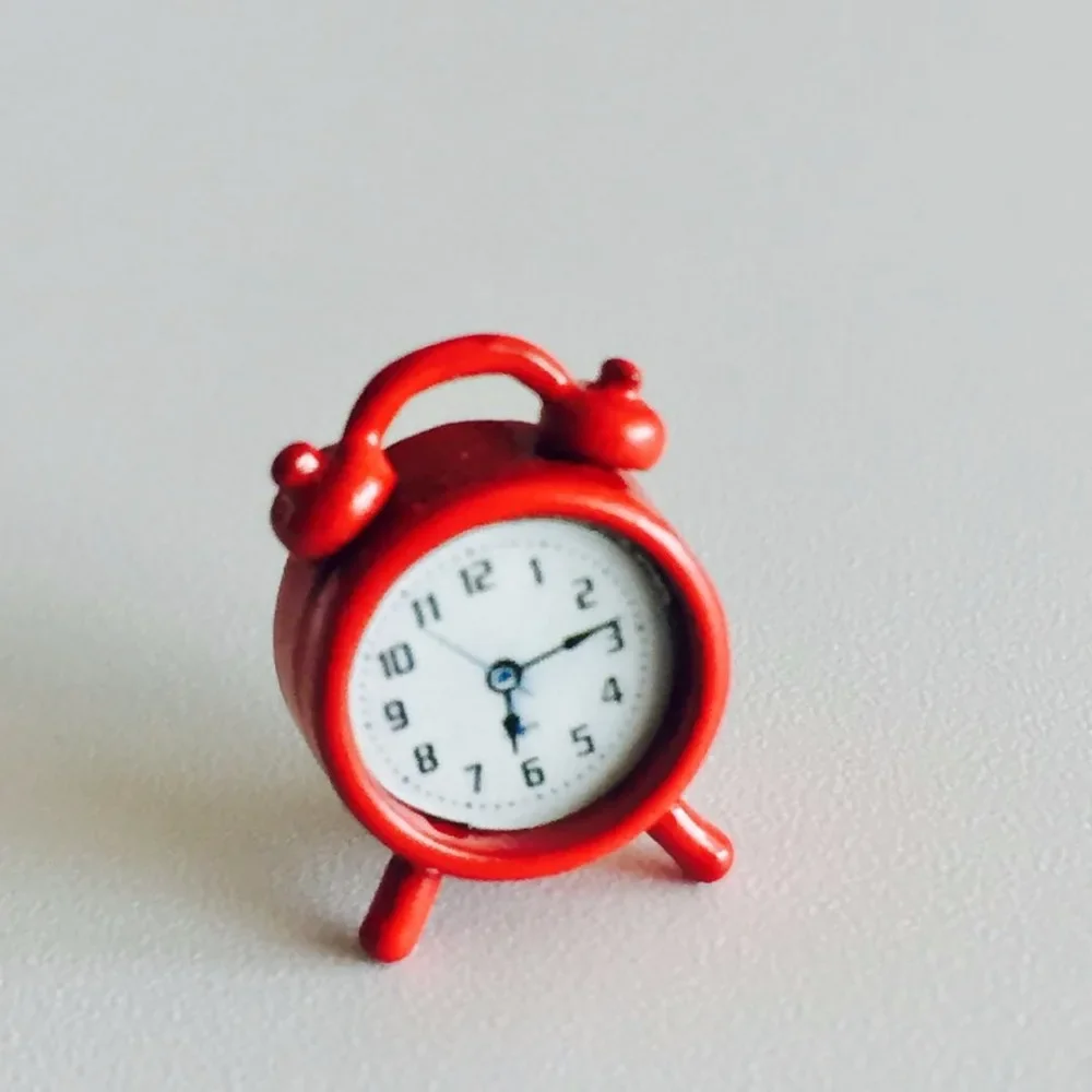1:6 / 1:12 Dollhouse Vintage Miniature Model Alarm Clock Mini Home Decoration Toys Furnitures Doll House Living Room Accessories miniature ornament miniature house kit miniature figurines