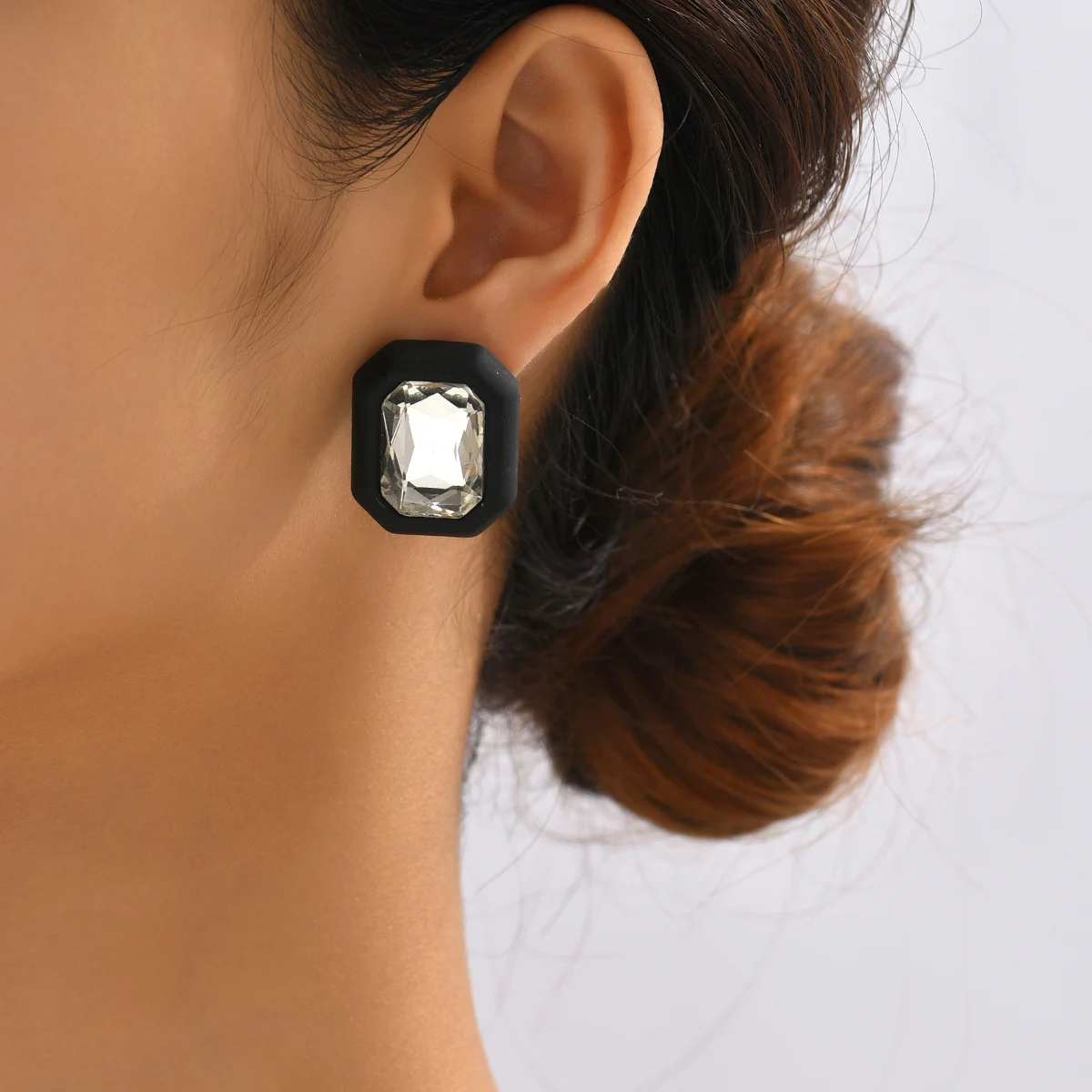 Exquisite Sparkly Glass Bridal Charm Stud Earrings - Trendy 2024 Edition