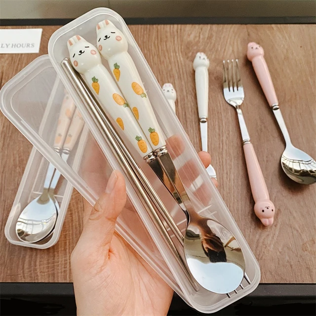 Ensemble de couverts de dessin animé en acier inoxydable, cuillère,  fourchette, baguettes, vaisselle de voyage portable, accessoires de  cuisine, déjeuner, britannique - AliExpress