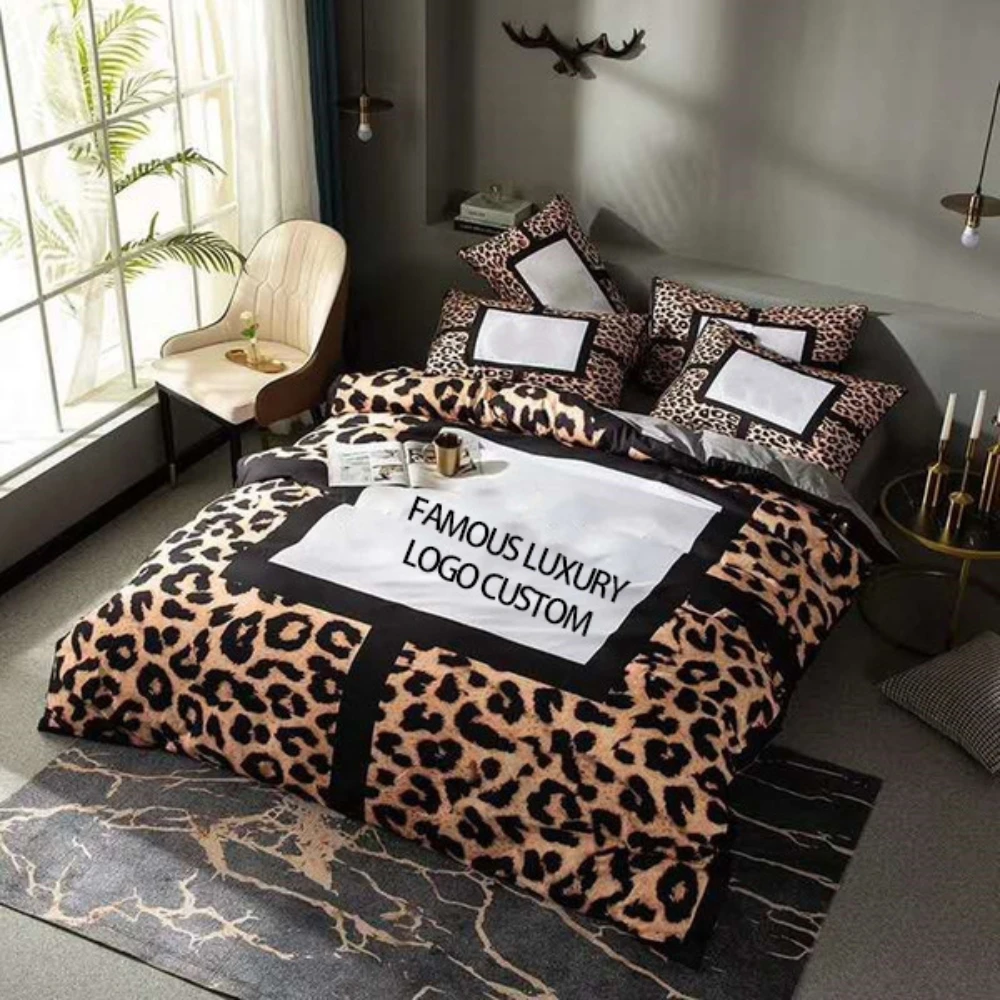 

New Famous Luxury Brand Logo Custom Duvet Quilt Case Pillowcase Black and White Leopard Print Pink 3-piece Set Cotton Material
