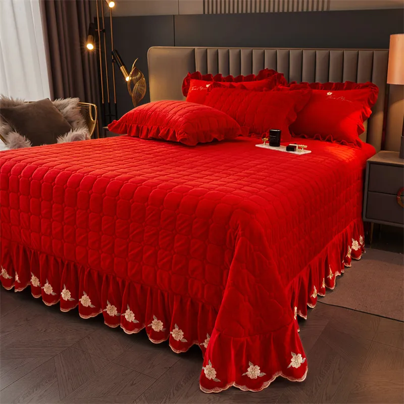 

AI WINSURE Thick Velvet Bedspread and Pillowcase Queen King Double Coverlet Quilted Soft Bed Sheet Embroidery Ruffle Skirt