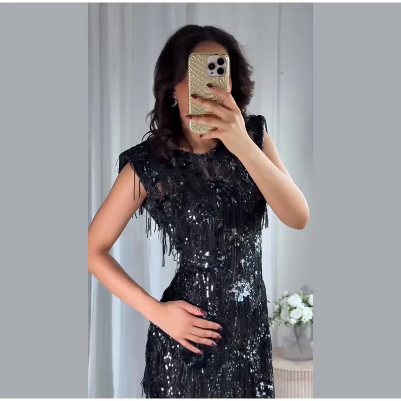 Ärmelloses Damen-Abendkleid mit Pailletten und Quasten, asymmetrischer Saum, transparente Kleider 2026, weibliche Nachtausflüge, formelle Anlässe – Detail 12