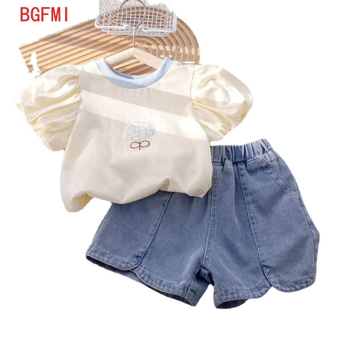 

Summer Korean Kids Clothes Teenagers Girls Embroidery Short Sleeve T-shirt + Denim Shorts 2pcs Outfits Female Child Clothes