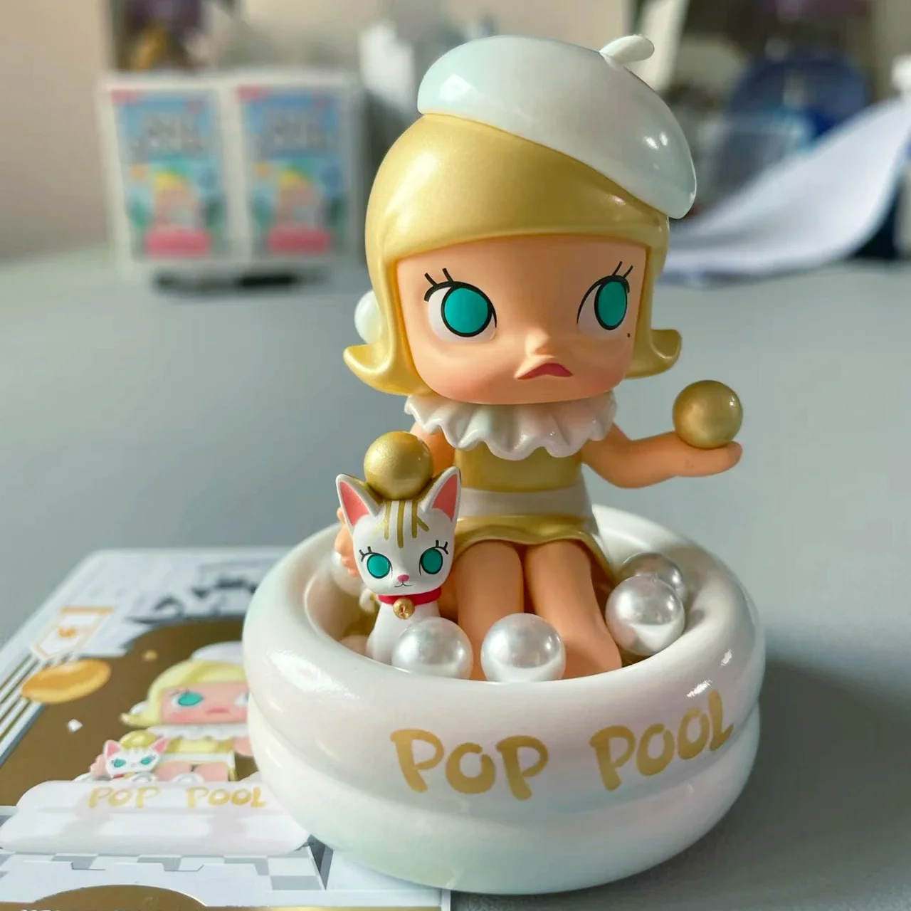 Hirono Gathering At The Pop Land Amusement Park Exclusive Figure 