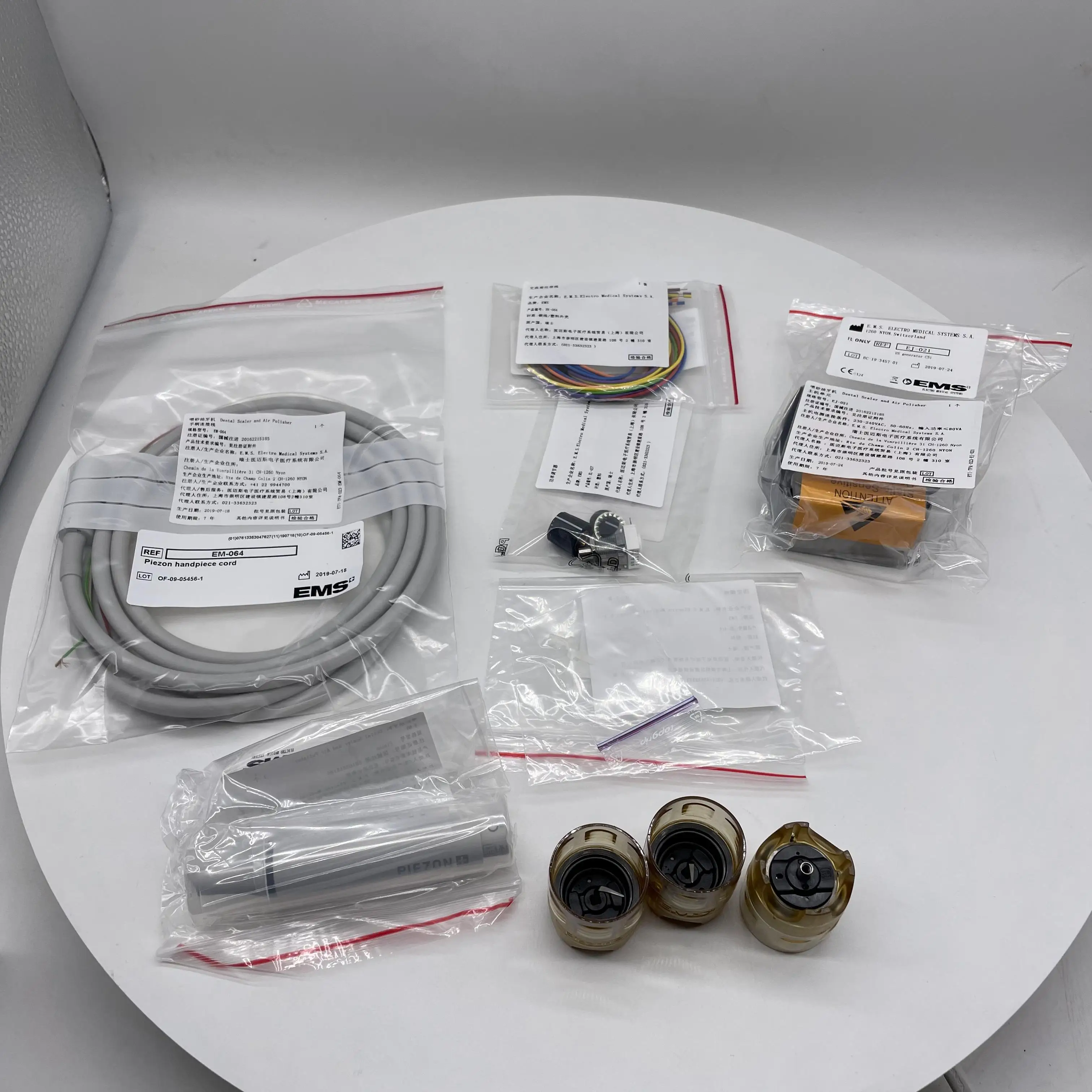 OriginalEMSAirFlowS2DentalBuiltinScalerandAirPolisher.jpg