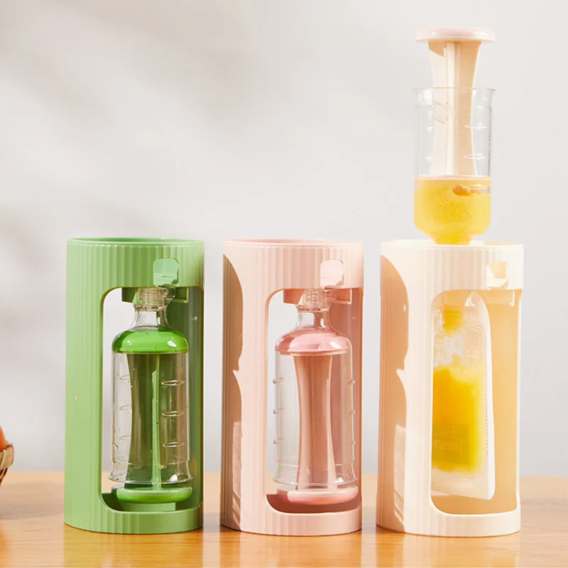 Baby Food Dispenser with Storage Bags +Cover Fruit Juice Sauce Extruder Squeeze Portable Outdoor Kids Food Storage with Spoon