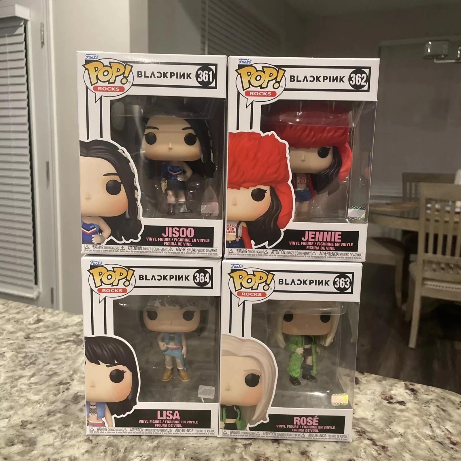 ファンコ Pop BLACKPINKセット 新品 BlackPink Funko Pop Set of 4 JENNIE JISOO LISA ROSE *NEW