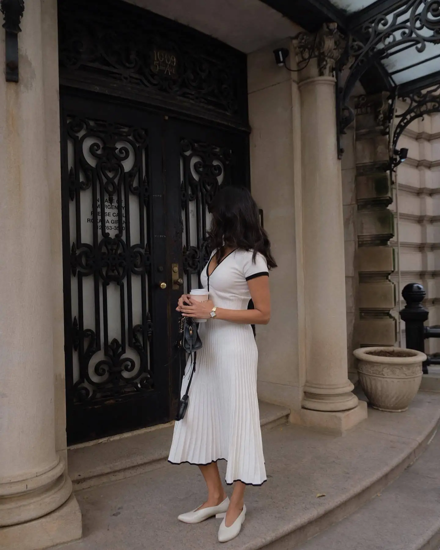 Conjunto de dos piezas de falda de punto con pliegues para mujer, camiseta corta con cuello en V profundo, falda de cintura alta de punto con retazos, conjuntos femeninos de verano