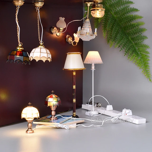 Lampe murale Miniature LED à piles avec interrupteur marche/arrêt,  accessoires pour maison de poupée, échelle 1/12, 1 pièce - AliExpress