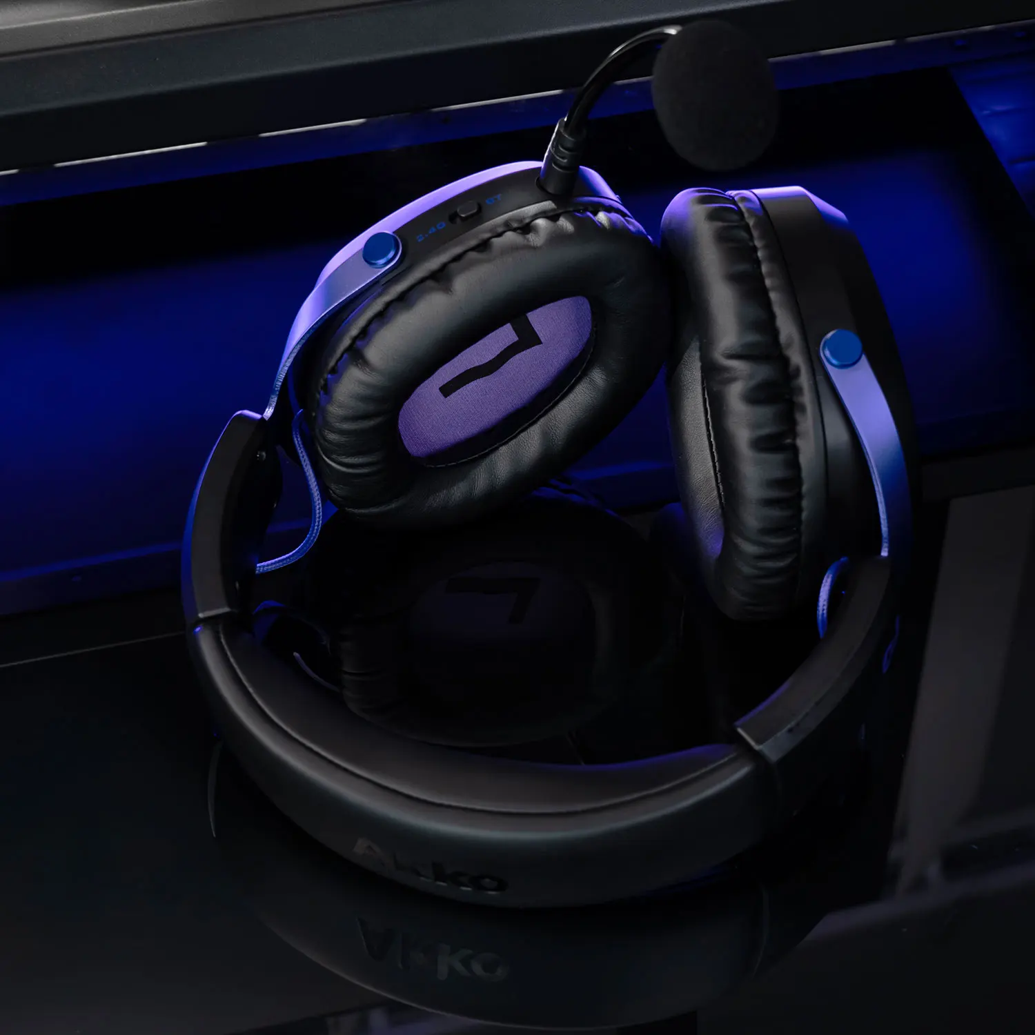 Akko GH300 Gaming Wireless Headphone with Mic Over-Ear Headset 7.1 Virtual Surround Sound Quad-Mode Head-mounted for Music Game