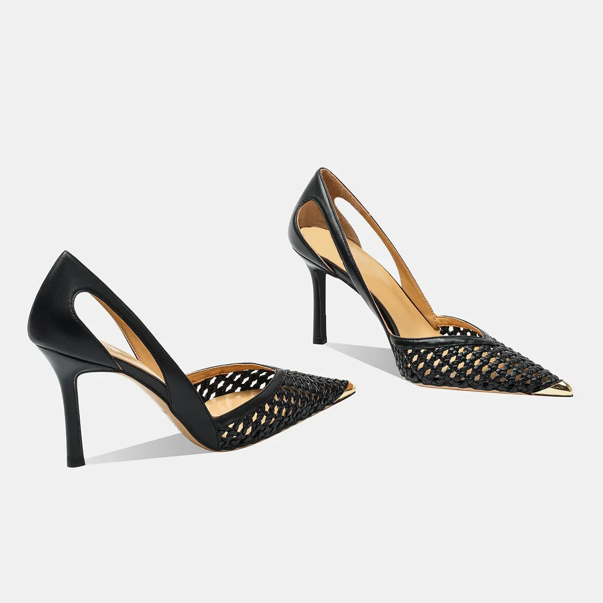 حذاء كعب ذهبي بتفاصيل مجدولة