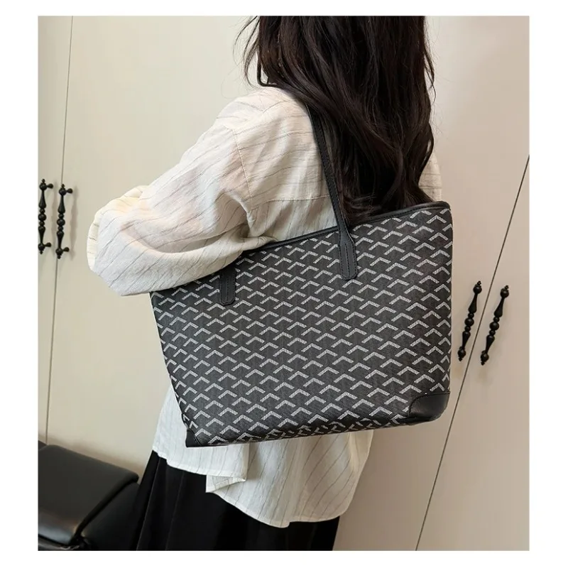 Borsa fasciatoio classica di design Paris, elegante borsa a tracolla in pelle da donna, borsa da pendolare alla moda a tinta unita, grande capacità - immagine 3