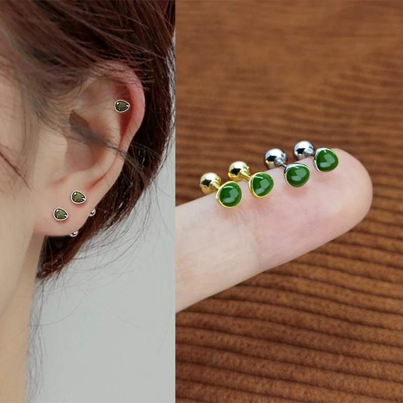 2Pc Nuovo Coreano In Acciaio Inossidabile Verde Minimal Crystal Piercing Ear Studs Orecchino Donne Studs Tragus Cartilagine Punk Gioielli Unici