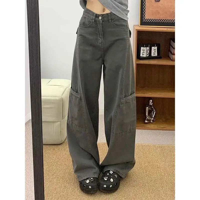 جينز نسائي واسع مطرز نجمة