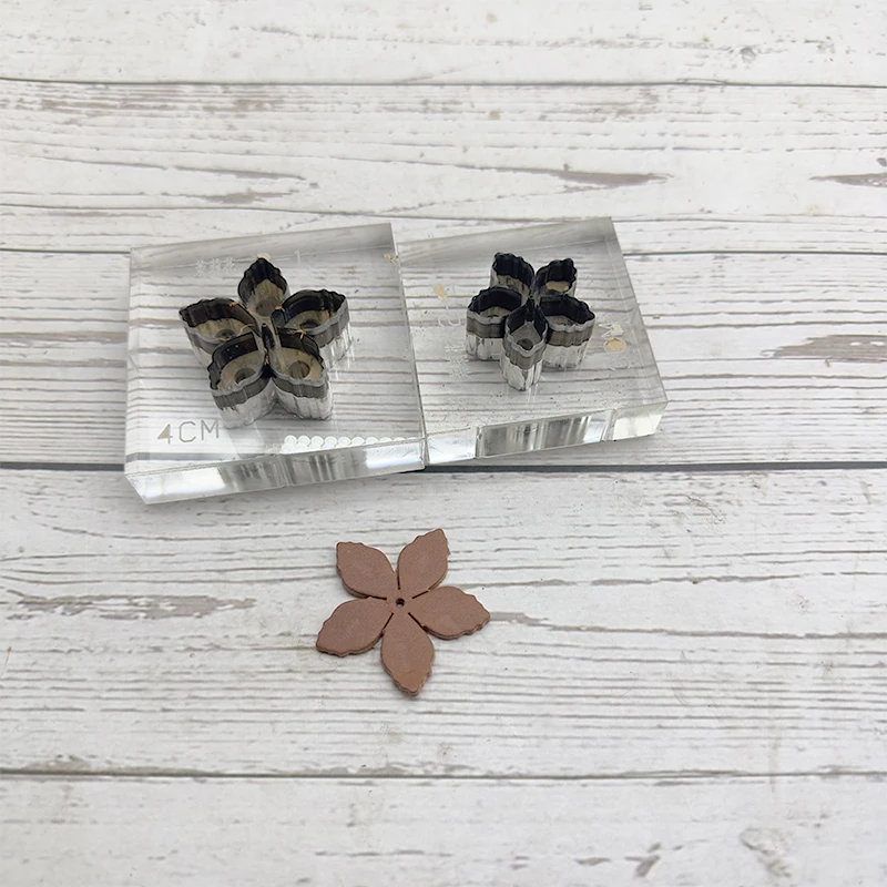 

Деревянный Цветочный кулон ручной работы