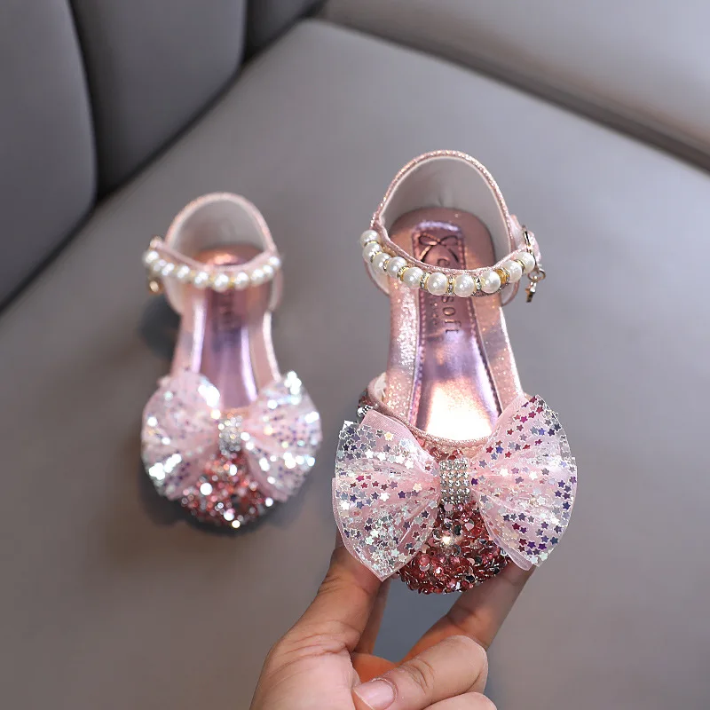 AINYFU Children's Sequin Lace Bow Sandals Summer Girls Cute Pearl Princess Dance Sandals Kids Soft Bottom Flat Heel Party Shoes girls cute pearl princess shoes spring kids sequin bow dance leather shoes children s rhinestone party wedding shoes g579