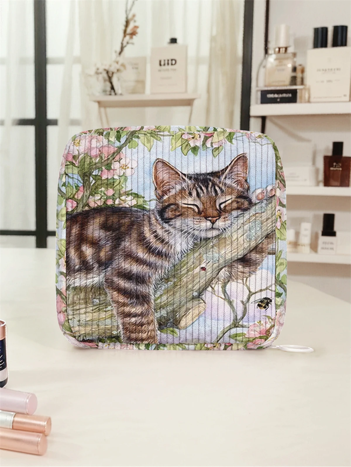 Cute cat pattern printed sanitary napkin storage bag, women's lightweight tissue bag, sanitary tissue bag