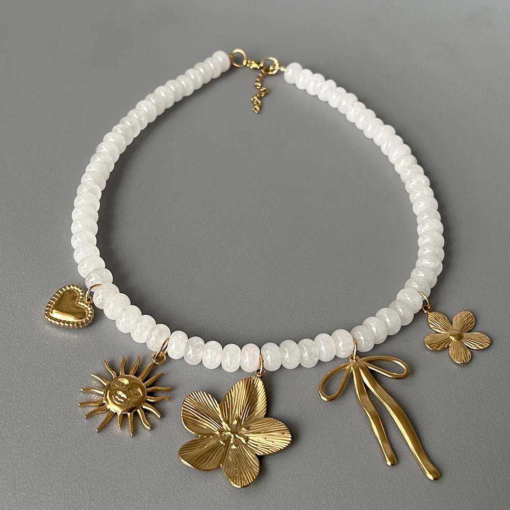 1 pezzo Piatto in ceramica dipinto a mano con gatto e collana con ciondolo a forma di cuore (il colore e il motivo possono variare leggermente a causa degli accessori in ceramica