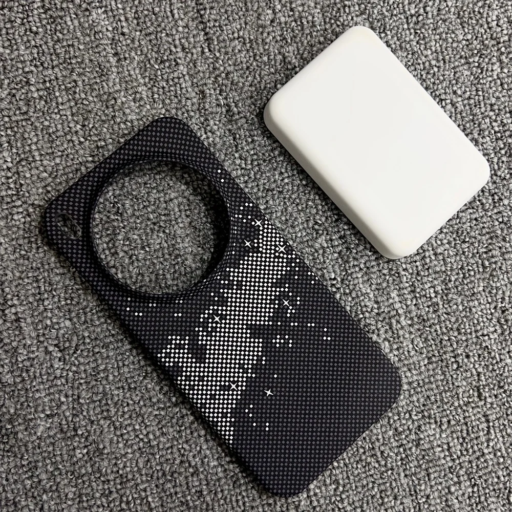 Luxury Carbon Fiber Kevlar Pattern Magnetic Phone Case - Anti-Drop Protective Cover