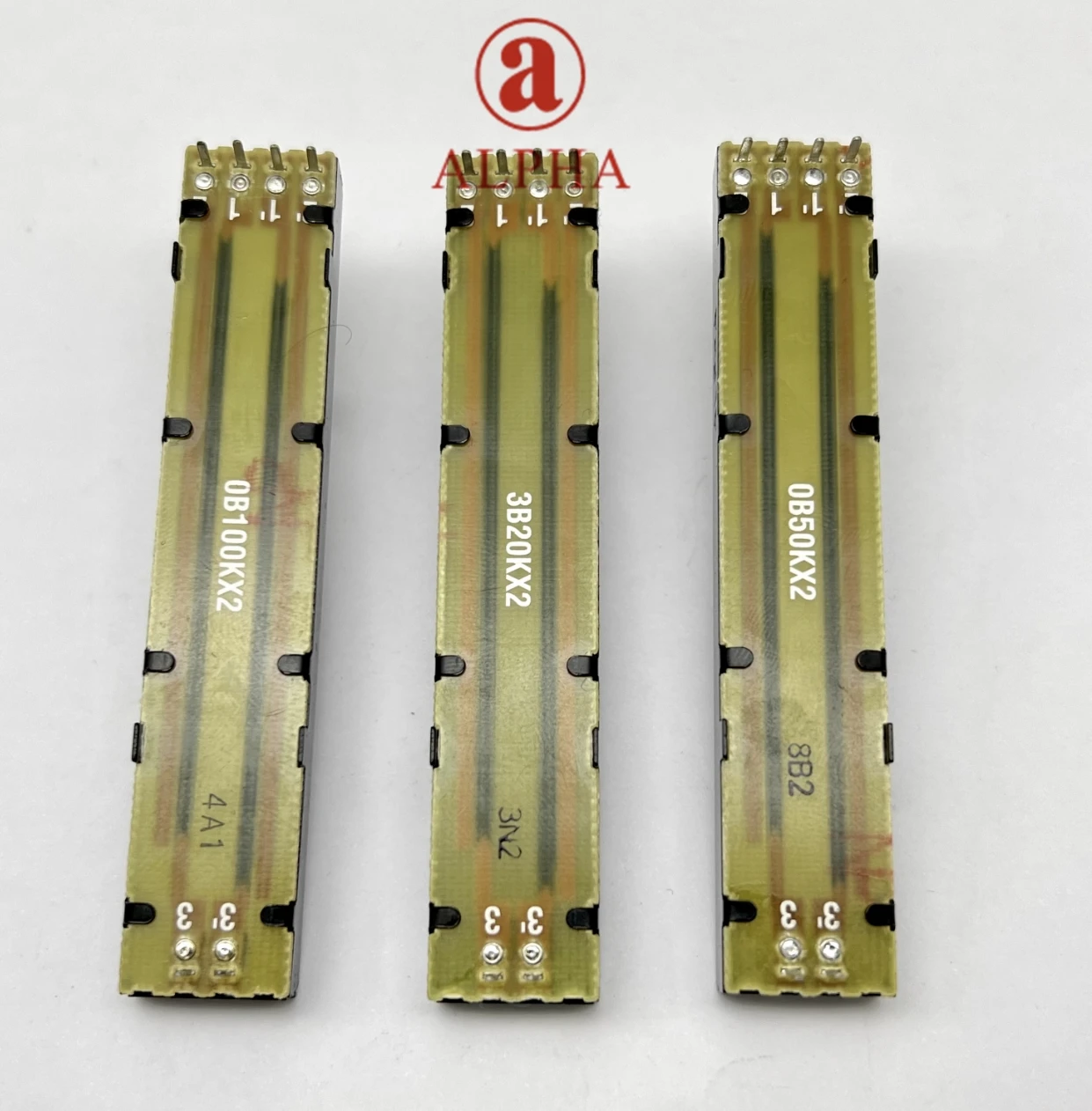 1 PCS Taiwan ALPHA Aihua 8.8cm B100K B50KX2 B20Kx2 dual potentiometer shaft length 15MM