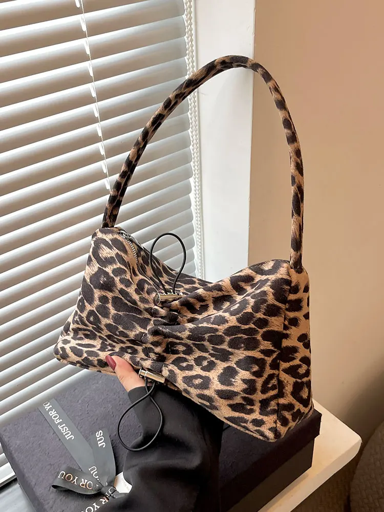 European And American Fashion Sexy Leopard Print Drawstring Single Shoulder Women Simple And Fashionable Large Capacity Handbag