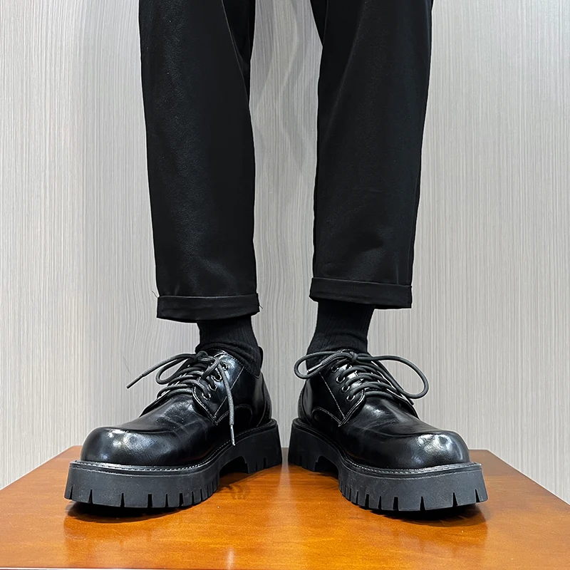 

Men's Fashion Trends Tooling Anti-slip Wearable Shoes Walk Sneakers Daily Commute Casual MenThick Soled Large Toe Leather Shoes