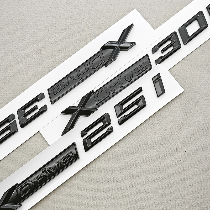 3D ABS 블랙 로고 XDrive 20i 30i 40i 45i 자동차 스티커 트렁크 배지 펜더 사이드 엠블럼 (X1 X2 X3 X4 X5 X6 X7 자동차 액세서리용)