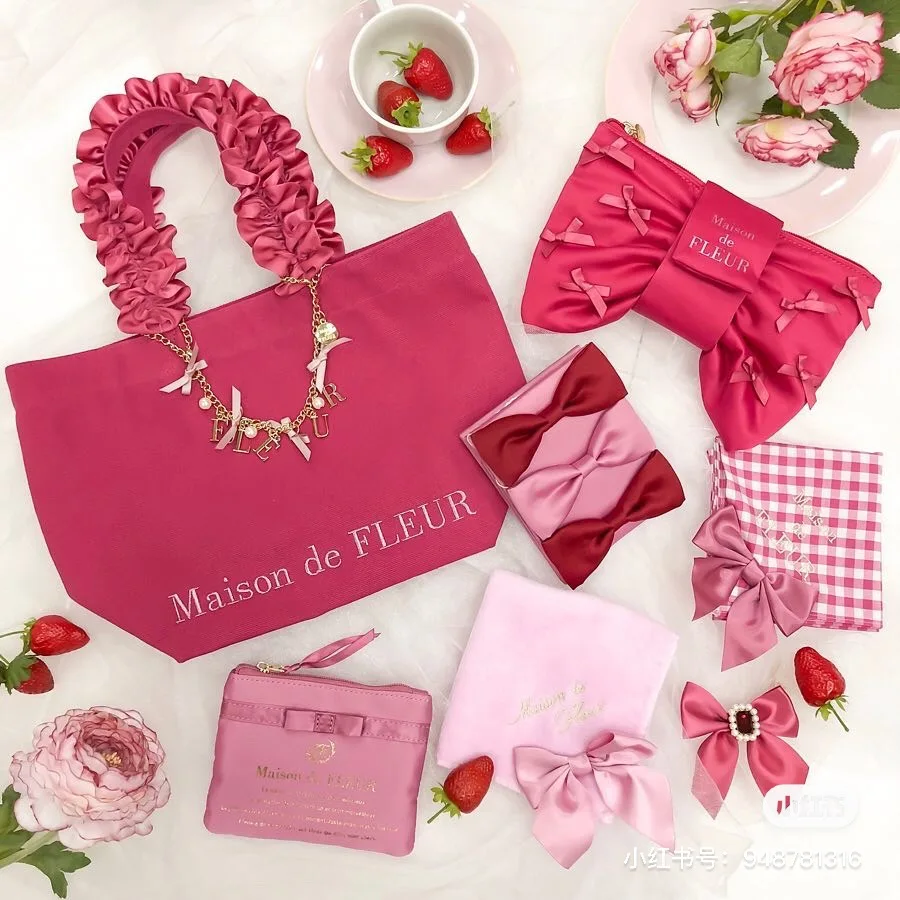 Heavy Industry Handmade Metal Chain Bag Charms Fashion Accessories Pendant Bag Decorations Small Bowknot Letter Metal Lanyard