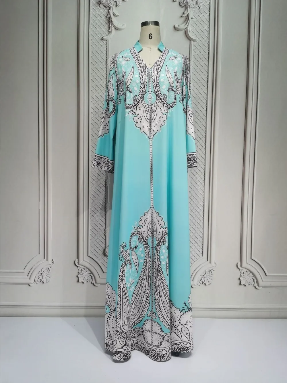 جلابية مغربية راقية بتصميم عصري