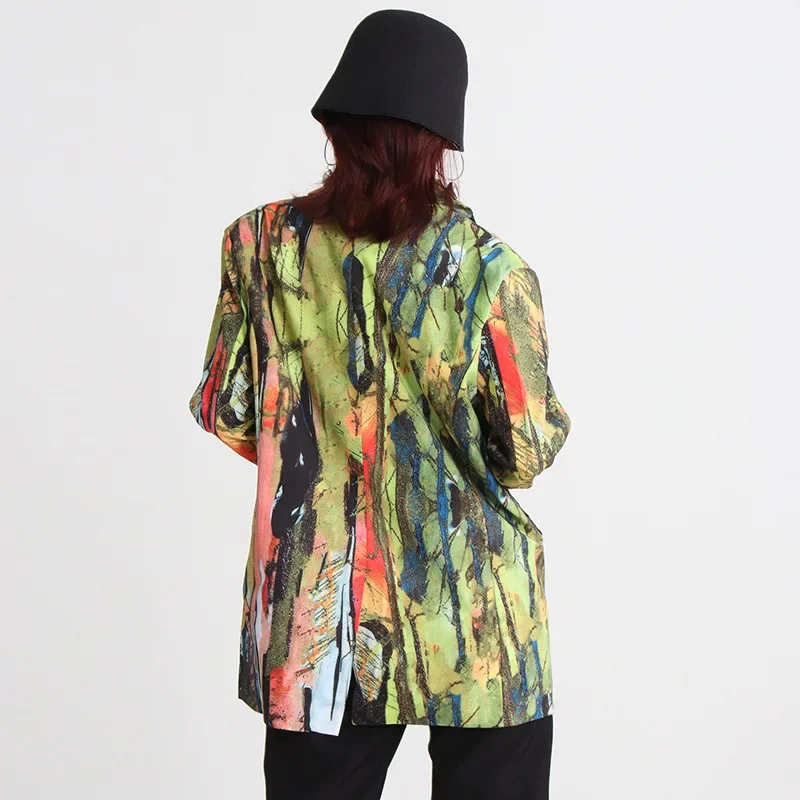 Рисунок 5 - Женский офисный костюм с воротником-стойкой