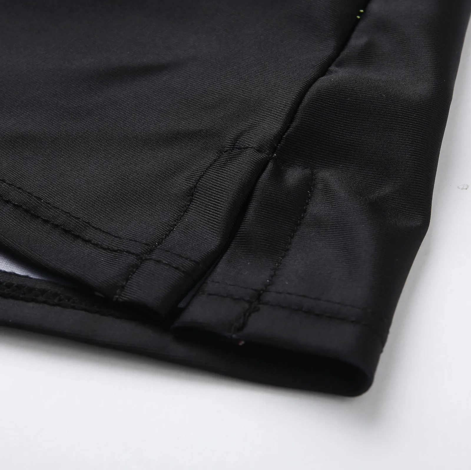 Рисунок 6 - Женский купальник из двух частей