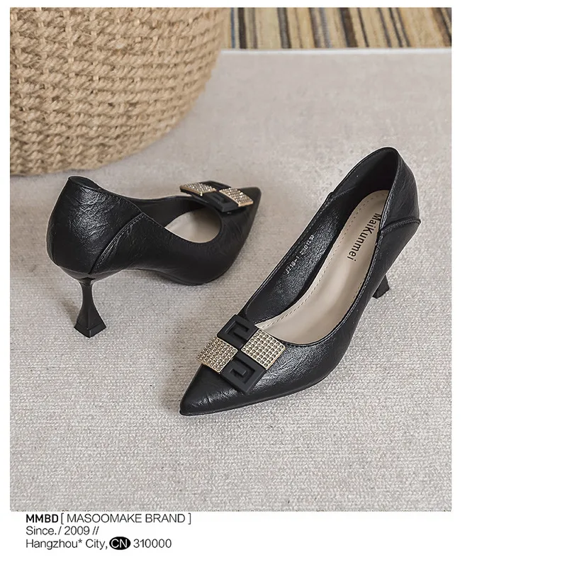 2024 Tidlige forårsnye højhælede, slanke hæle, spidse vanddiamantspænde, bløde læderarbejdssko_voghion.com