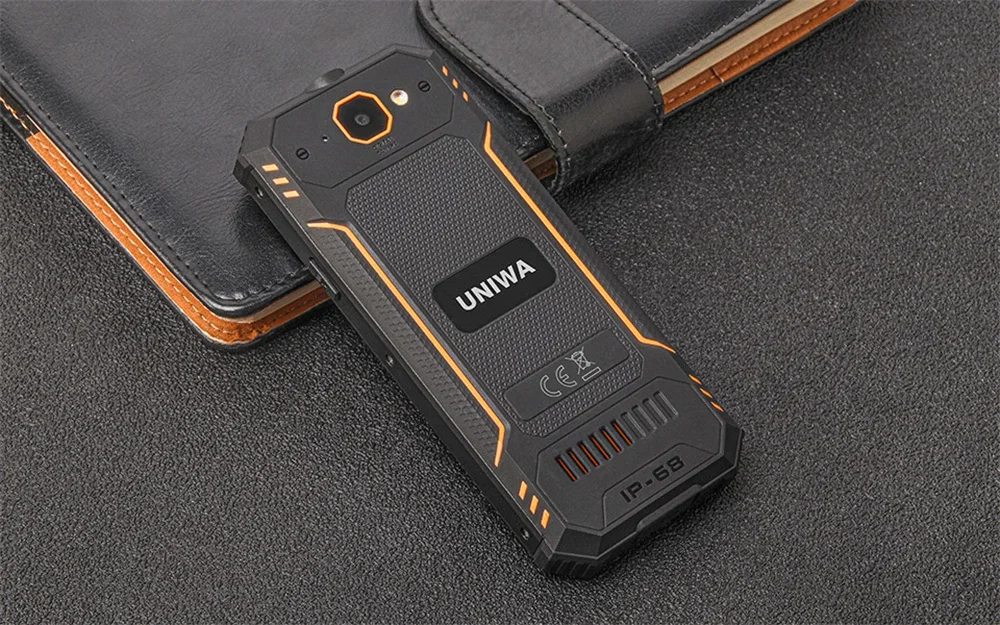 UNIWA S2 Feature Phone IP68 Waterproof Keypad Mobile Phone 2.4 Inch Dual SIM 2500mAh Big Battery 0.3MP Flashlight