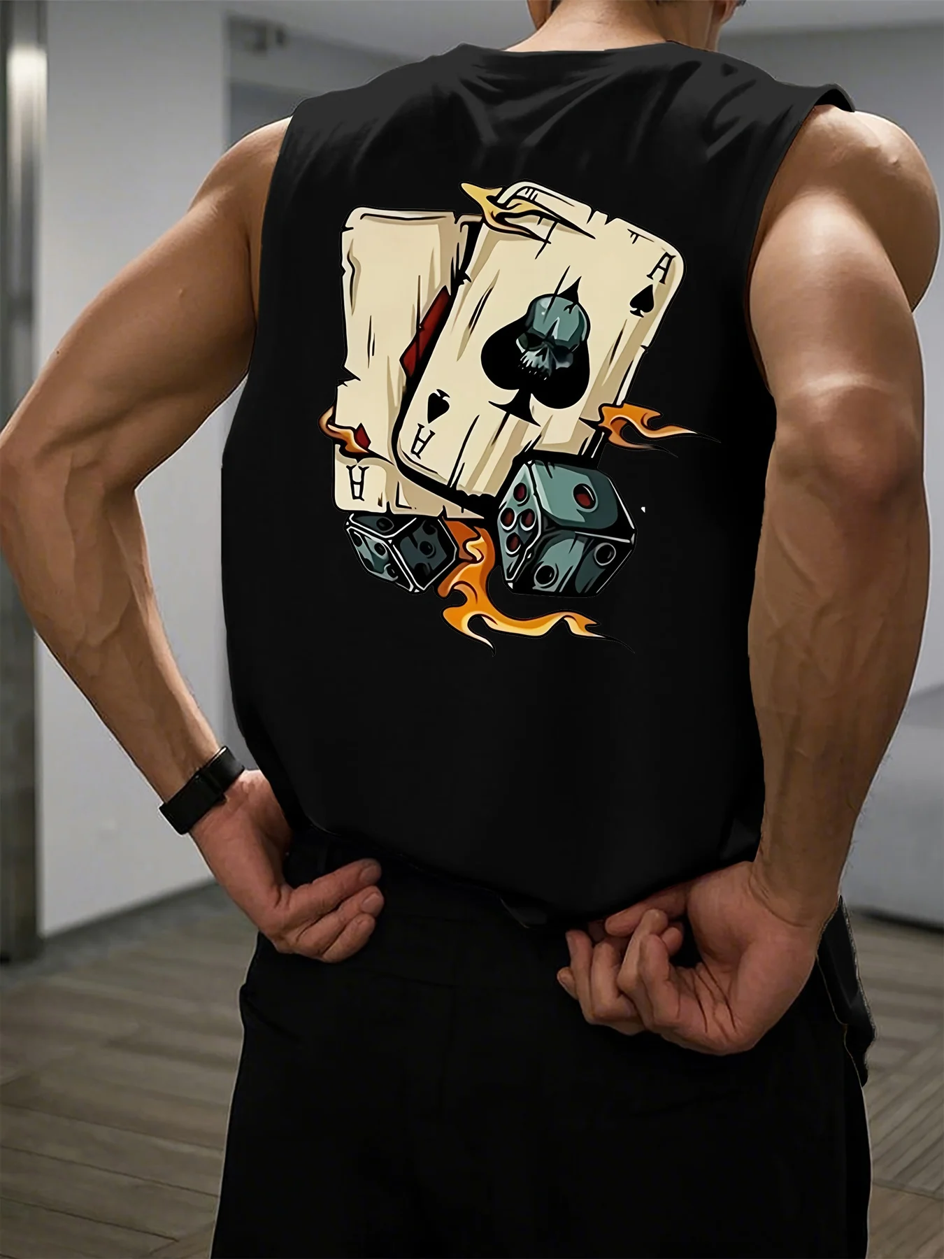 قميص رجالي صيفي للترفيه والرياضة واللياقة البدنية فضفاض مطبوع عليه نرد وبوكر مريح وجيد التهوية ورقبة دائرية بدون أكمام