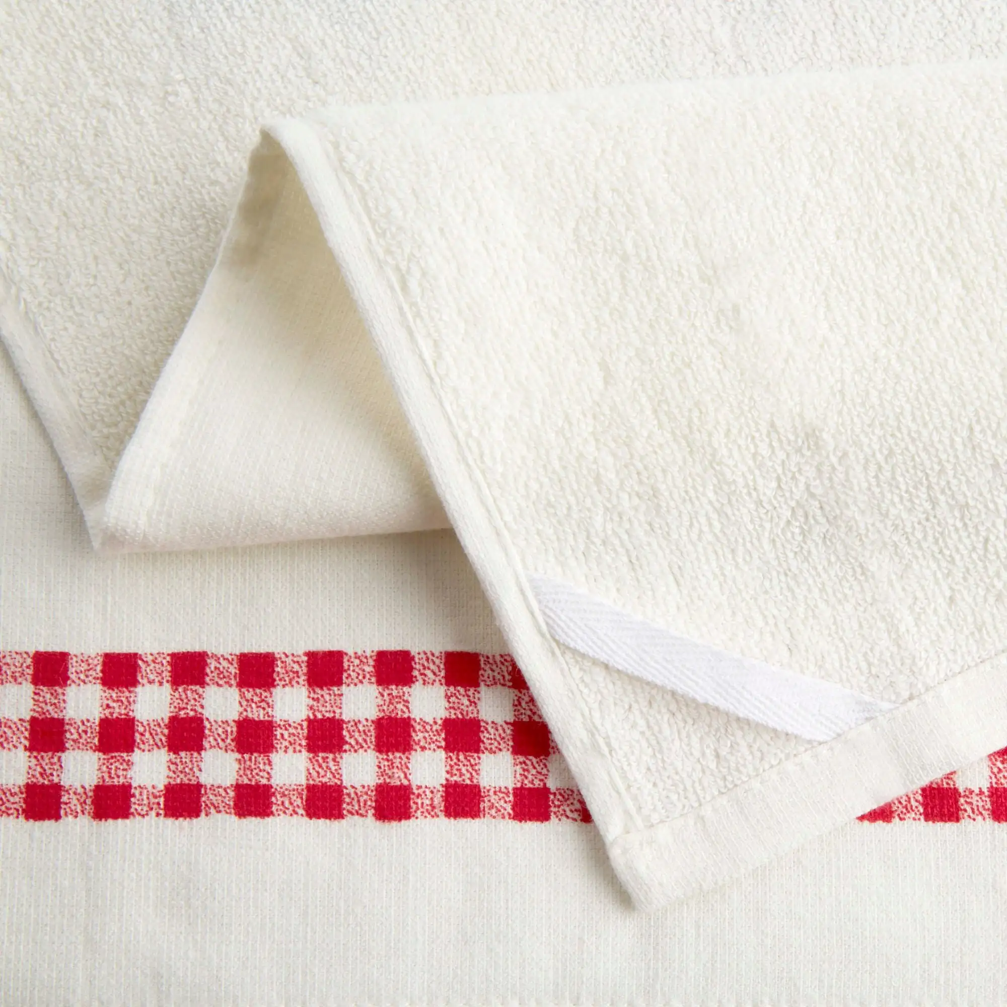 The Pioneer Woman Sweet Rose 3-Piece Kitchen Set: Kitchen Towel, Oven Mitt & Pot Holder