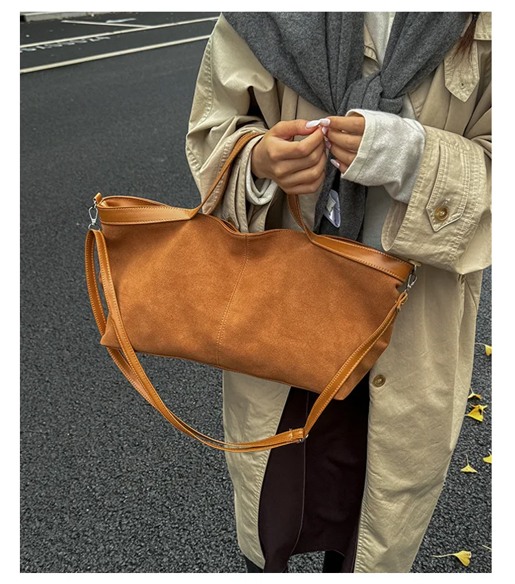 Lässige Tragetaschen mit großer Kapazität für Damen, vielseitige Handtasche aus Wildleder und PU-Leder zum Pendeln, Umhängetasche für den täglichen Gebrauch – Detail 7