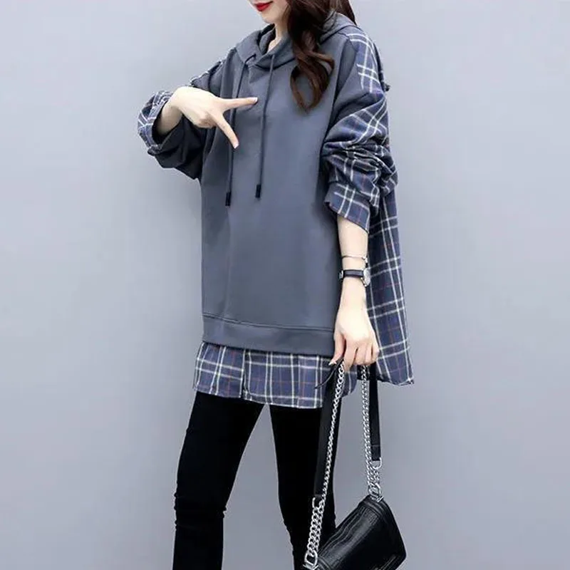 2023 New Autumn Loose Fitting Oversized Fashion Trend Patchwork Color Contrast Fake Two Piece Hooded Mid Length Women's Sweater