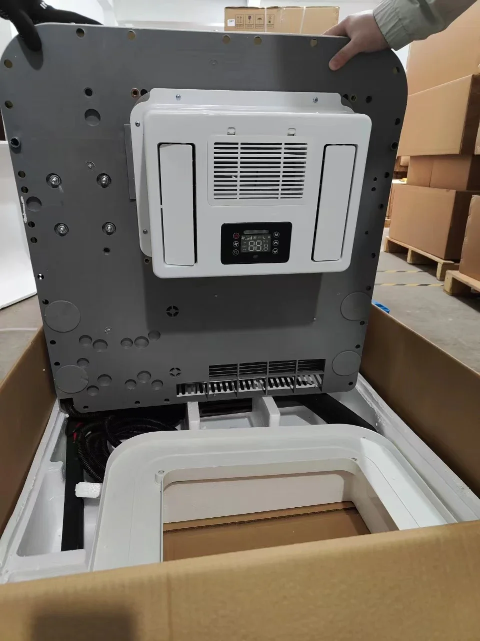 High Quality Rooftop Truck Air Conditioner 12V 24V Rapid Cooling for RV Truck Cab Cooling