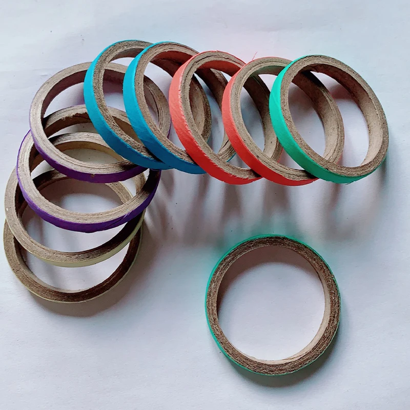 Parrots gnaw on colorful circle paper ring toys, colorful cardboard chewing toys, foraging training parrot supplies